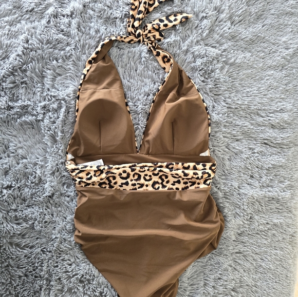 🆕️ Cupshe Animal Print One Piece - Picture 5 of 8